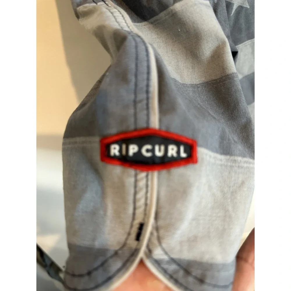 Rip Curl Gray Stars & Stripes Flag Board Shorts, Men's Size 27